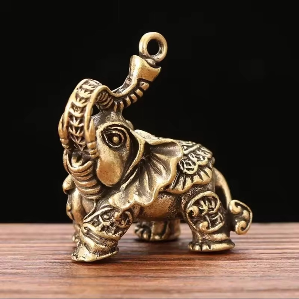 Keychain Elephant Ornaments  Metal Animal 
Lucky Totem keychain - Picture 3 of 6